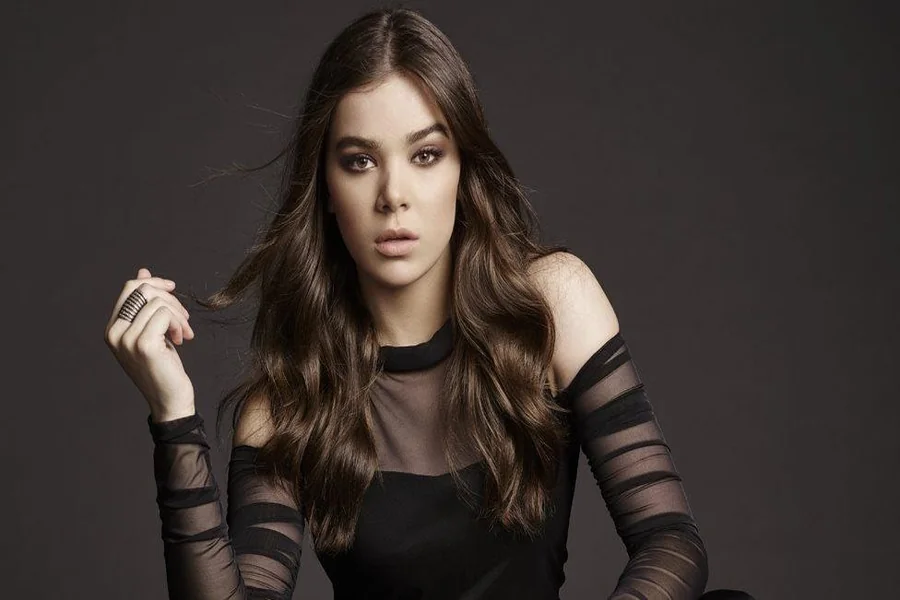 Hailee Steinfeld Height